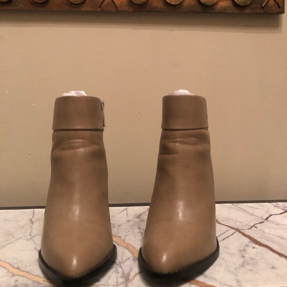 Ankle boots; size 7.5; Taupe with black sole; very pretty and comfortable; - Picture 9 of 9